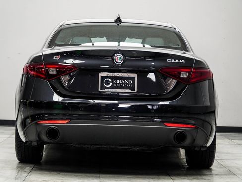 Used 2022 Alfa Romeo Giulia Ti image 11