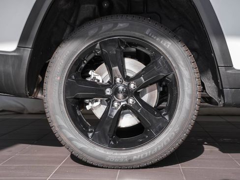 New 2025 Jeep Grand Cherokee L Limited w/ Luxury Tech Group II image 18