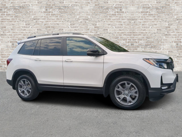 Used 2025 Honda Passport TrailSport image 1