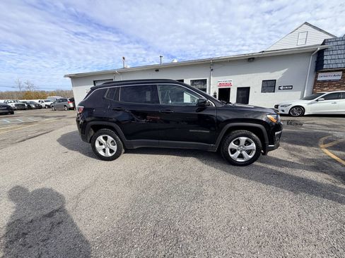 Used 2019 Jeep Compass Latitude w/ Popular Equipment Group image 10