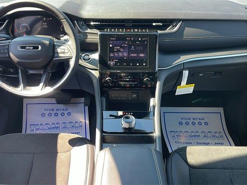 New 2025 Jeep Grand Cherokee Altitude image 13