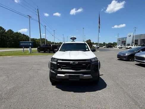 Used 2024 Chevrolet Colorado Trail Boss AWD/4WD image 2