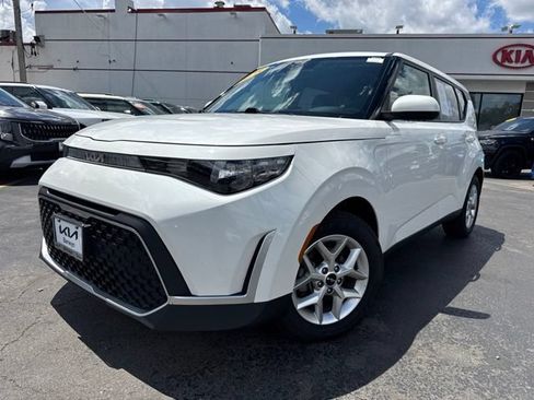 Certified 2025 Kia Soul LX w/ LX Technology Package FWD image 1