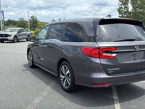 Used 2023 Honda Odyssey Touring image 9