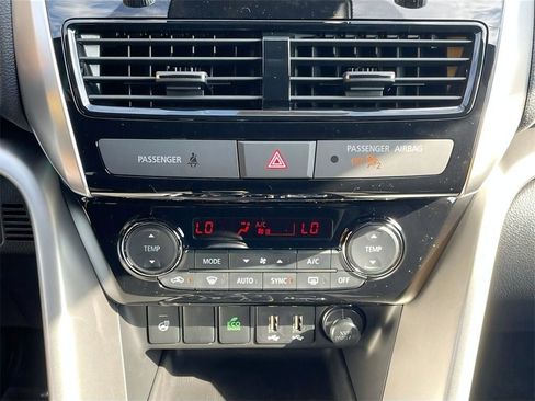 New 2025 Mitsubishi Eclipse Cross Base image 17