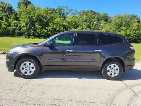 Used 2015 Chevrolet Traverse LS FWD image 3