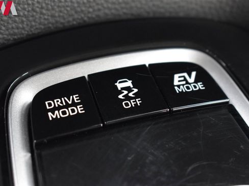 Used 2022 Toyota Corolla LE image 21