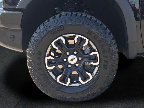 Used 2026 Chevrolet Silverado 1500 ZR2 AWD/4WD image 8