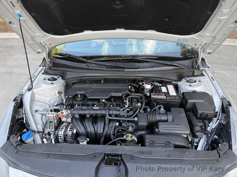 Used 2021 Hyundai Elantra SE image 15