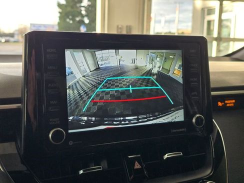 Used 2022 Toyota Corolla SE image 31