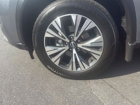 Certified 2023 Nissan Rogue SV w/ SV Premium B Package FWD image 9
