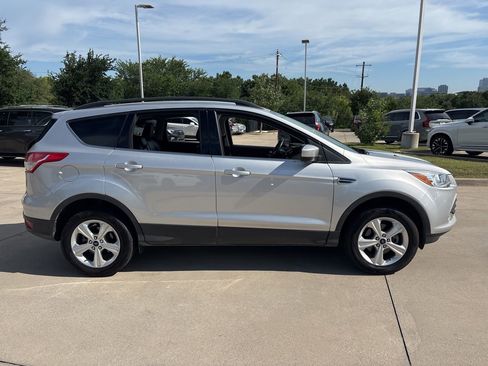 Used 2016 Ford Escape SE w/ SE Leather Comfort Package FWD image 4