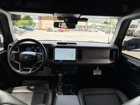 Used 2025 Ford Bronco Outer Banks AWD/4WD image 14
