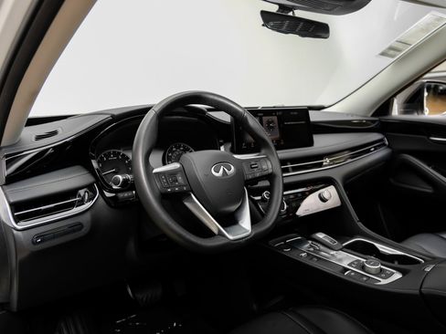 Used 2025 INFINITI QX60 Pure FWD image 3
