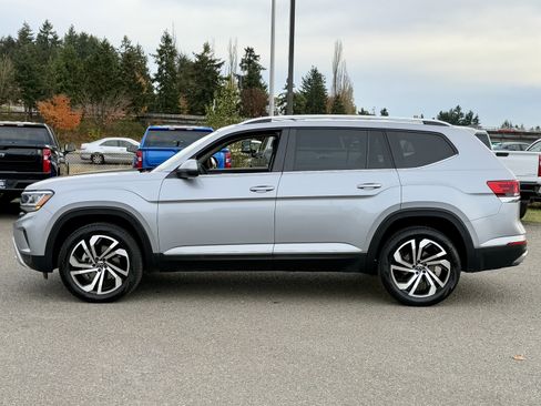 Used 2023 Volkswagen Atlas SEL image 2