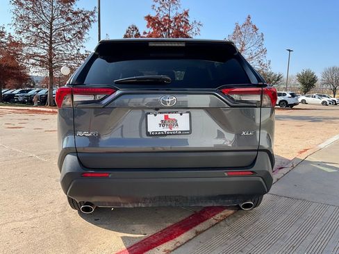 Used 2025 Toyota RAV4 XLE image 7