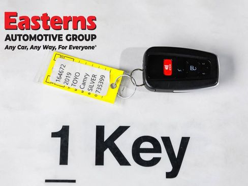 Used 2019 Toyota Camry XLE image 22