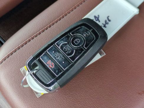 Used 2025 Lincoln Navigator Reserve AWD/4WD image 36