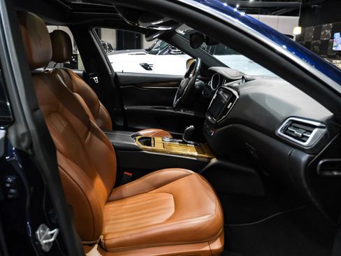 Used 2017 Maserati Ghibli RWD image 28