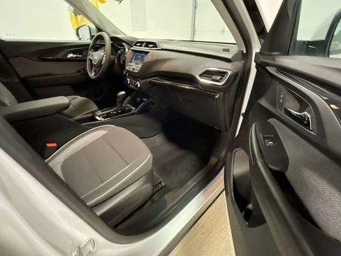 Used 2023 Chevrolet TrailBlazer LT image 23