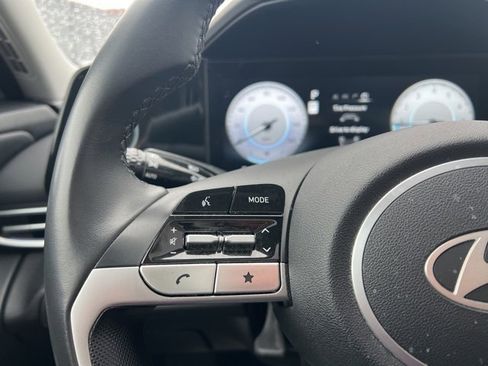 Used 2025 Hyundai Elantra SEL image 34