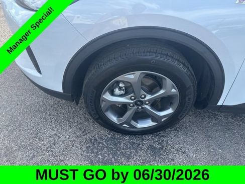 Used 2025 Ford Escape ST-Line Select AWD/4WD image 10