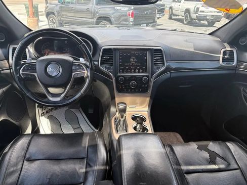 Used 2017 Jeep Grand Cherokee Overland AWD/4WD image 16