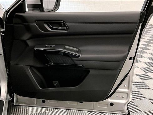 New 2025 Nissan Pathfinder SV w/ Black Appearance Package image 34