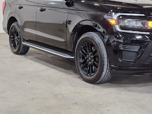 Used 2022 Ford Expedition XLT image 16
