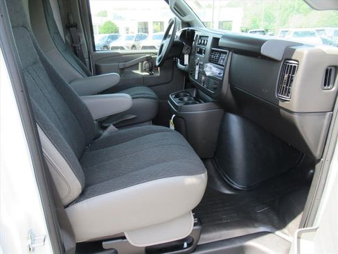 New 2026 GMC Savana 2500 w/ Enhanced Convenience Package RWD image 10