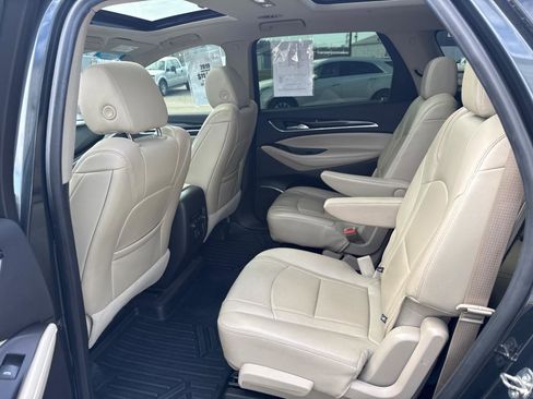 Used 2019 Buick Enclave Essence image 11