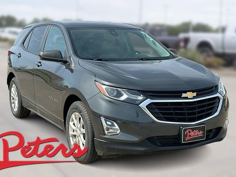 Used 2020 Chevrolet Equinox LS w/ LS Convenience Package image 1