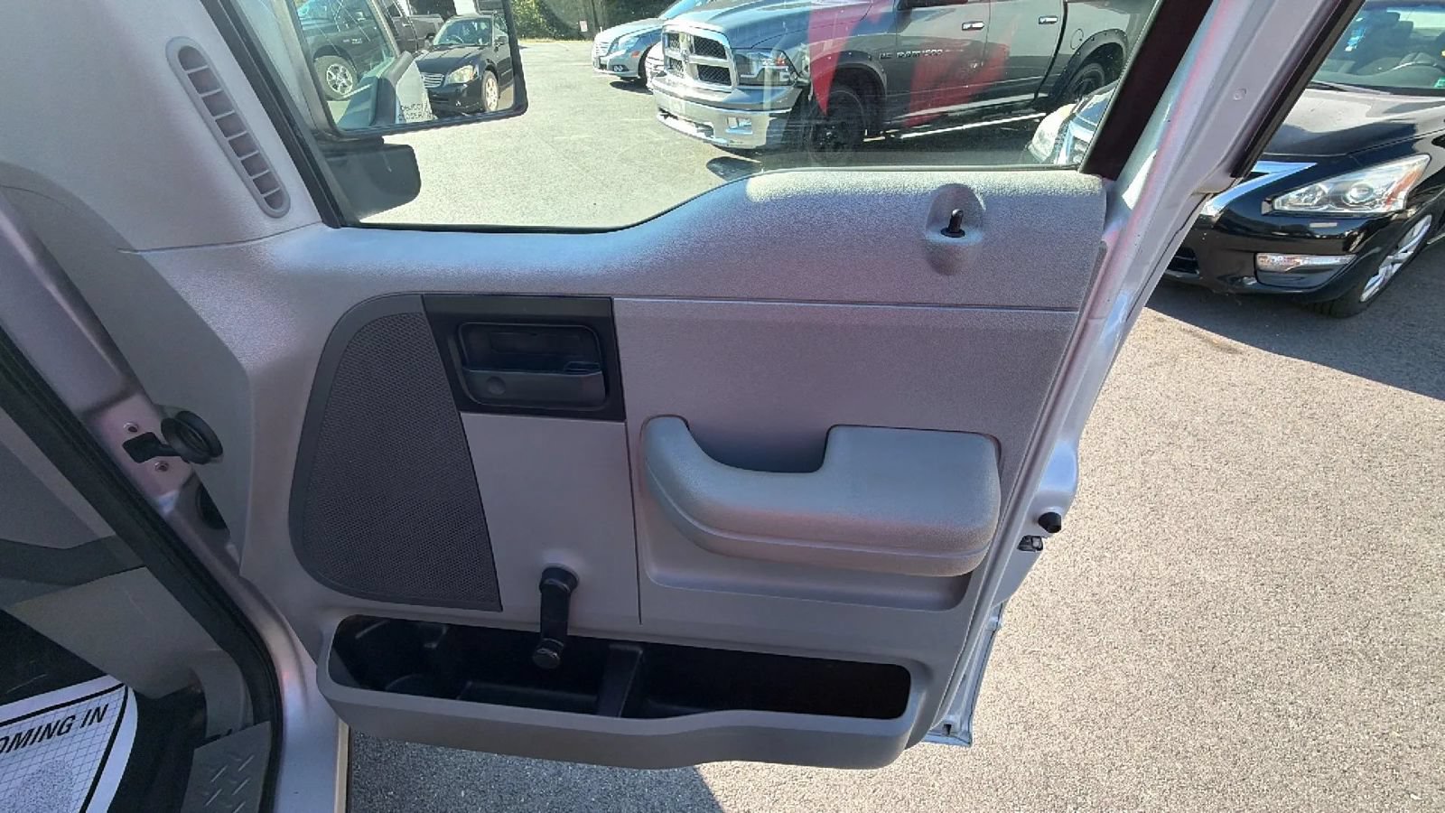Used 2004 Ford F150 XL RWD image 44