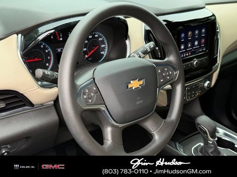 Certified 2023 Chevrolet Traverse LS FWD image 17