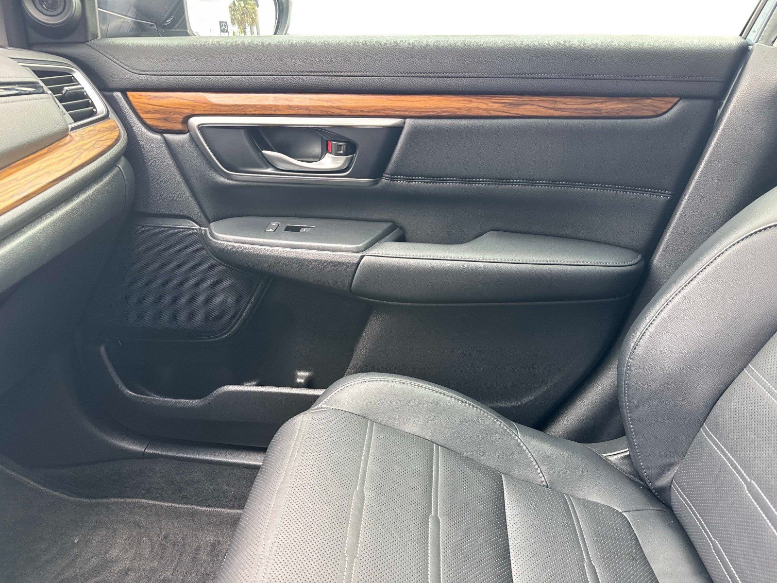 Used 2022 Honda CR-V Touring image 24