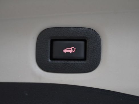 Used 2019 Nissan Rogue SV AWD/4WD image 10