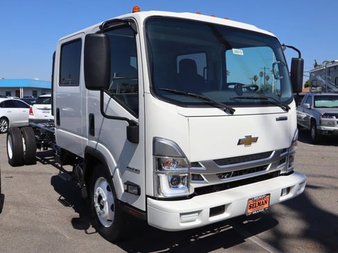 New 2024 Chevrolet Low Cab Forward image 3