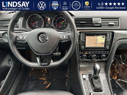 Used 2018 Volkswagen Passat 2.0T SEL Premium image 9