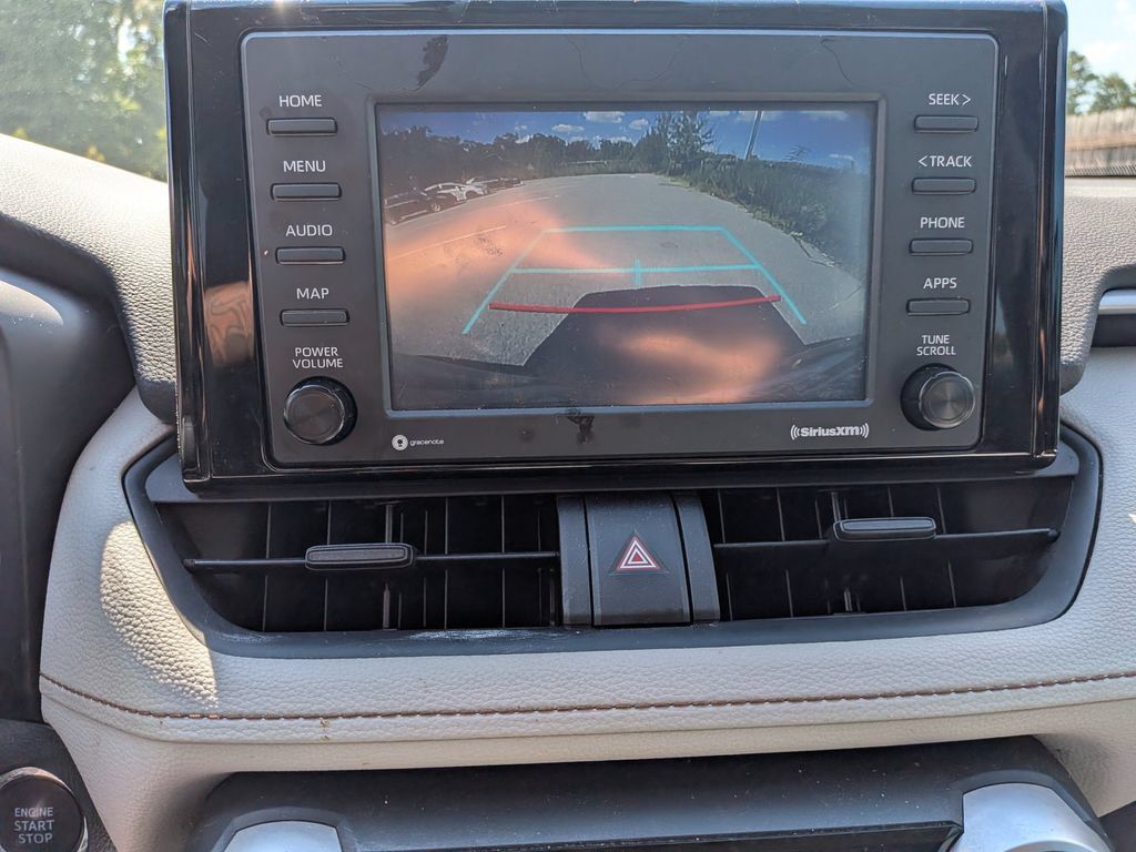 Used 2021 Toyota RAV4 XLE FWD image 20