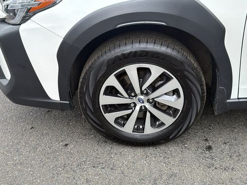 Certified 2025 Subaru Outback Premium AWD/4WD image 10