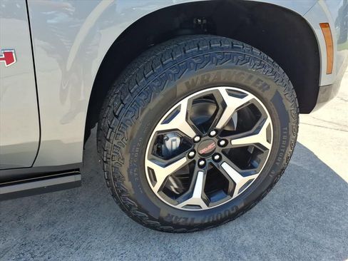 New 2026 GMC Yukon XL AT4 w/ AT4 Premium Plus Package AWD/4WD image 9