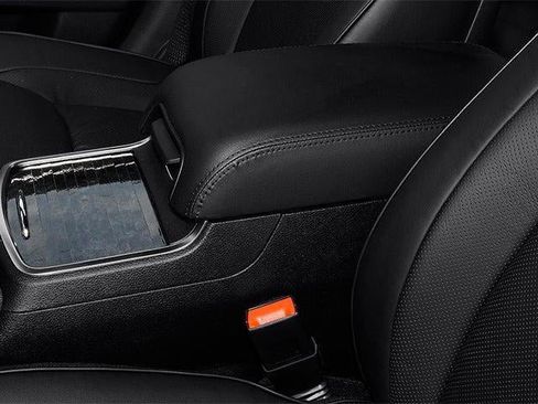Used 2014 Chrysler 300 RWD image 16