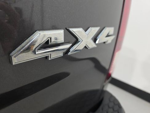 Used 2018 RAM 1500 Express image 31