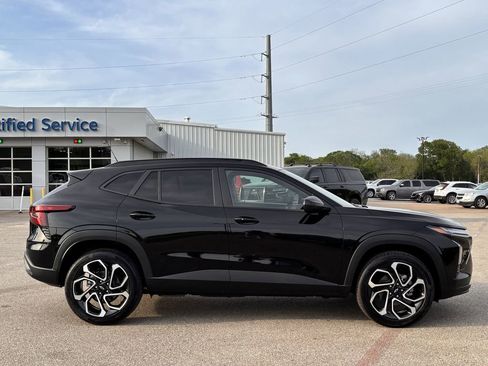 New 2026 Chevrolet Trax RS w/ Driver Confidence Package FWD image 3