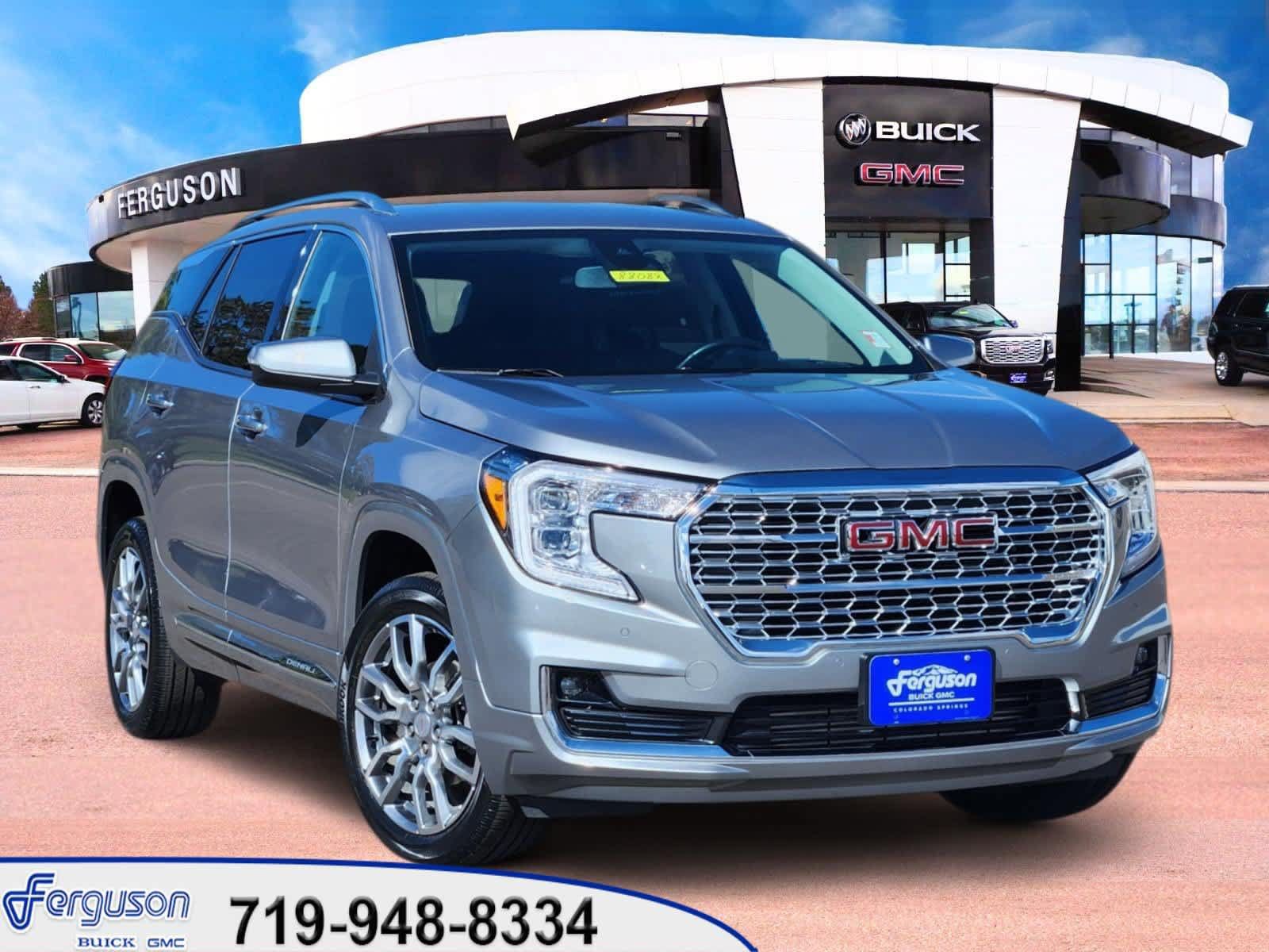 Used 2024 GMC Terrain Denali AWD/4WD image 1