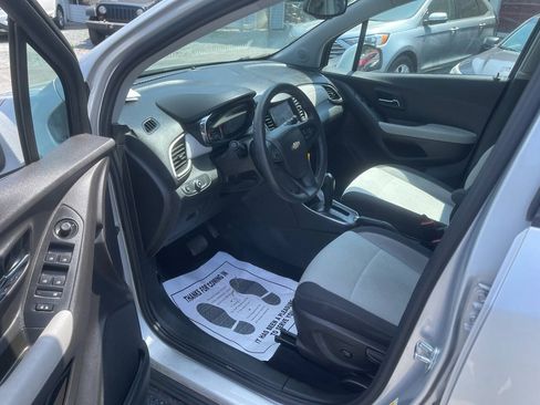 Used 2020 Chevrolet Trax LS w/ Tint and Cruise Package FWD image 13
