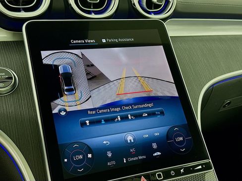 Used 2025 Mercedes-Benz C 300 4MATIC Sedan image 15