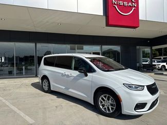 Used 2024 Chrysler Pacifica Touring-L FWD video 1