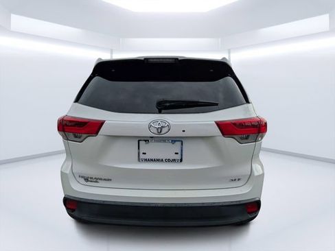 Used 2018 Toyota Highlander XLE FWD image 4