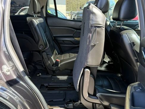 Used 2017 GMC Acadia Denali w/ Technology Package AWD/4WD image 19